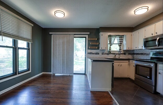 Building Photo - 3909 S Marshall Dr