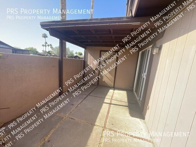 Building Photo - 922 S Acapulco Ln