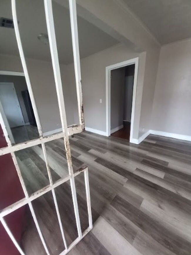 Building Photo - Cute 2 Bedroom Home!