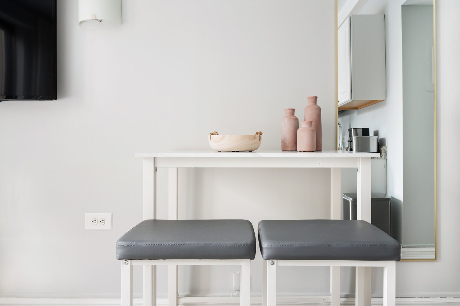 Building Photo - 240 W 73rd St