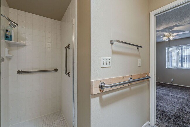 Building Photo - 4328 E Capri Ave