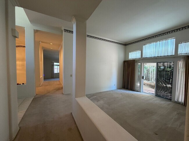 Building Photo - 625 Fox Hollow Way