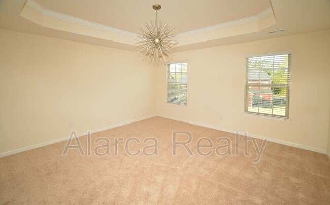 Building Photo - 1737 Evergreen Dr