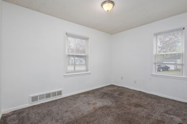 Building Photo - 15398 Garfield St