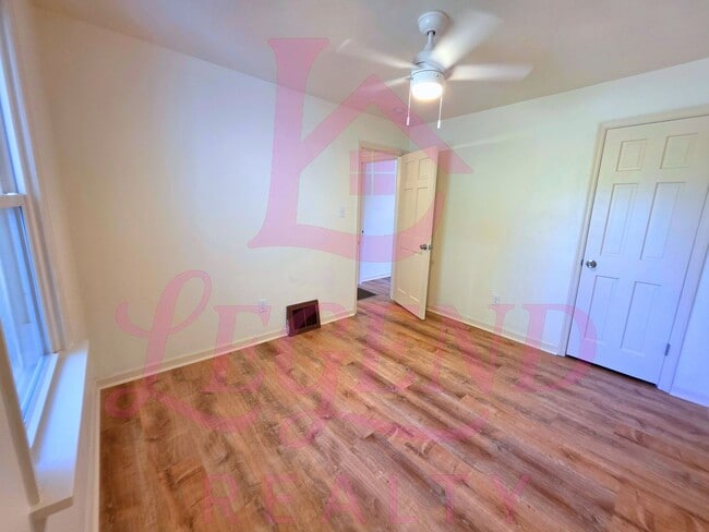 Building Photo - Charming 3-Bedroom with Huge Yard & Covered Patio