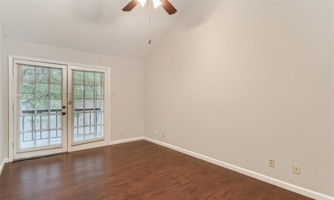 Building Photo - 16301 Ledgemont Ln