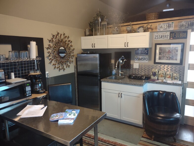 Building Photo - 9 Keller Dr