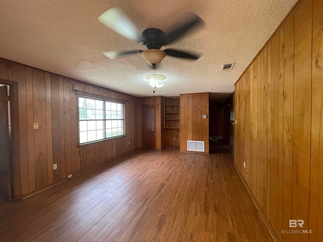 Building Photo - 31520 Stagecoach Rd