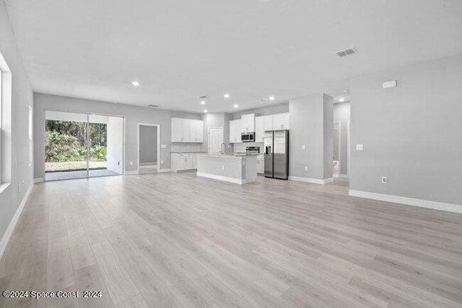 Building Photo - 1377 Amelia Ave SW