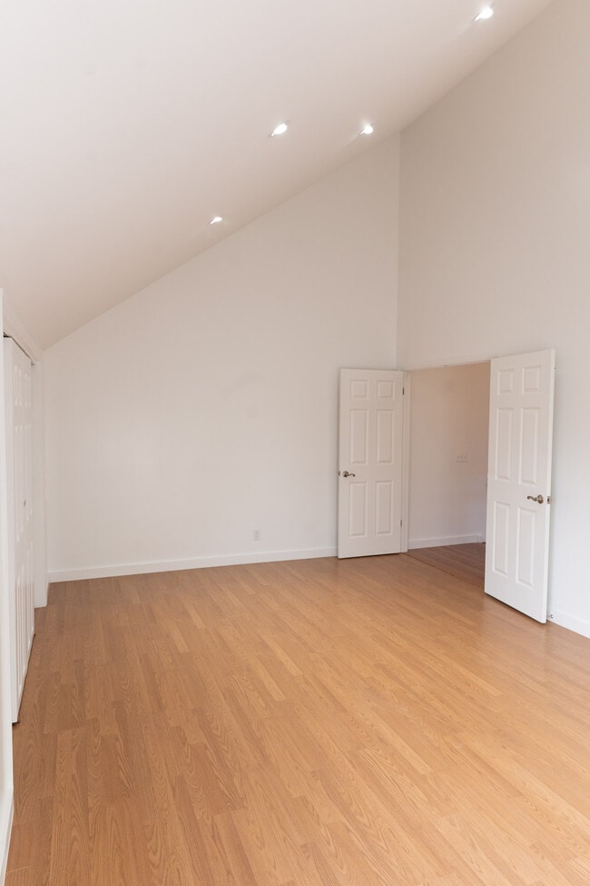 Master Bedroom has a Sitting Area - 455 Hope St