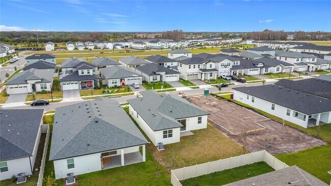 Building Photo - 4959 Shady Pnes Dr