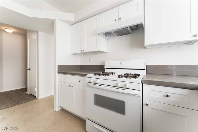 Building Photo - 4104 N Compass Rose Way