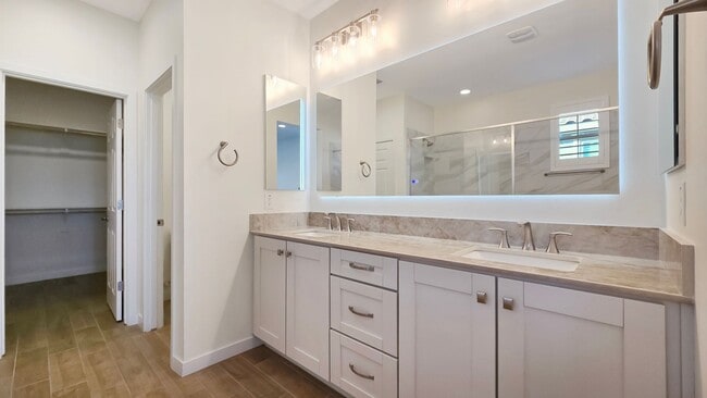 Building Photo - Pristine home in amenity rich Estrella Mountain Ranch!