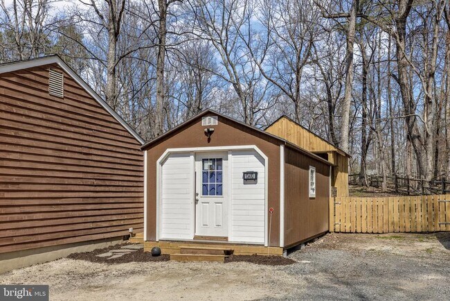 Building Photo - 13410 Wilderness Park Dr