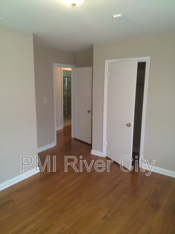 Building Photo - 2527 Emily Ln