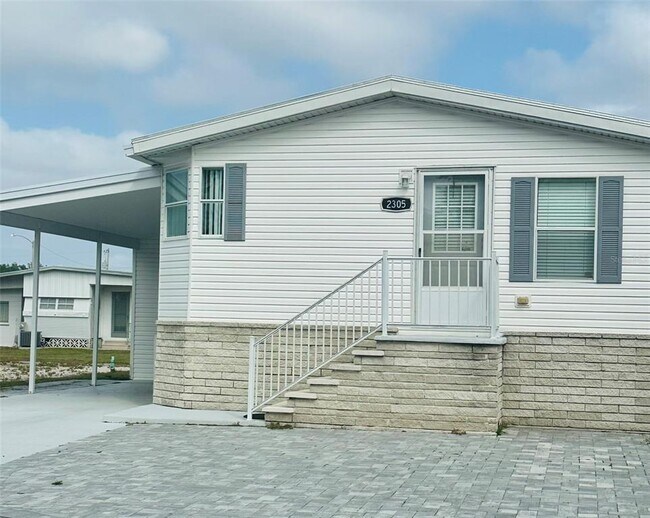 Building Photo - 2305 Bay Dr