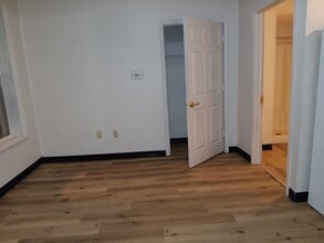 Building Photo - Irvine Renaissance