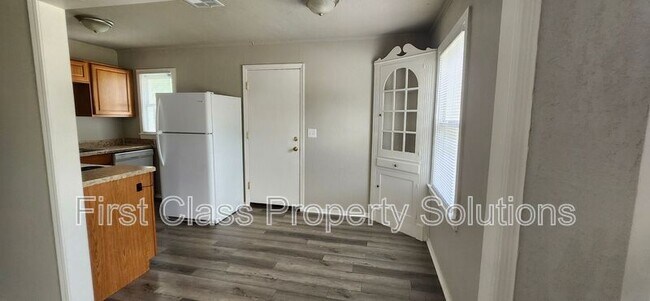 Building Photo - 407 E Rickenbacker Dr