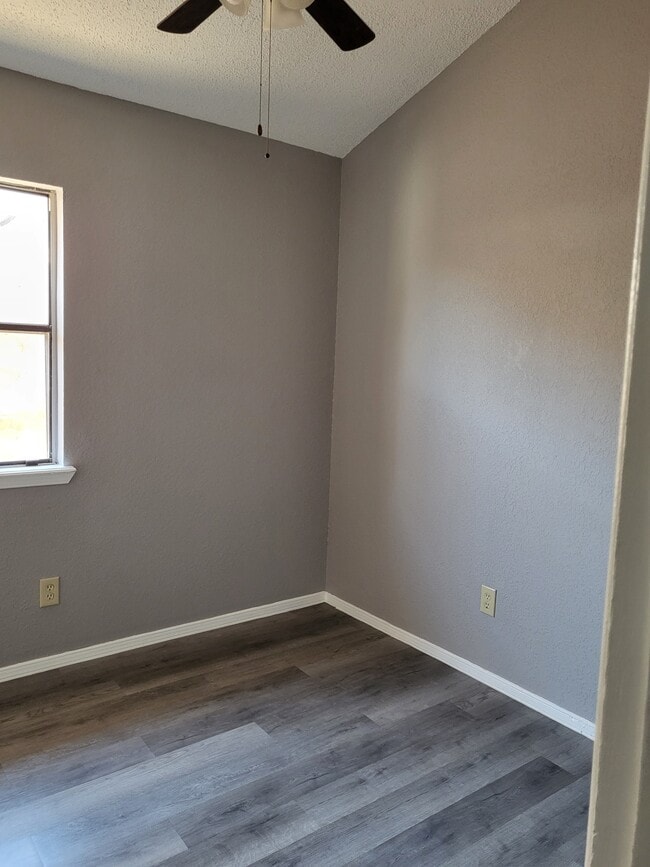 Building Photo - 1517 Prado Del Sol Dr