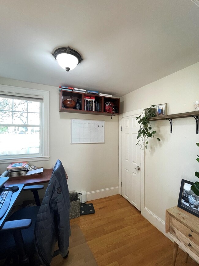 Building Photo - 36 Burroughs St