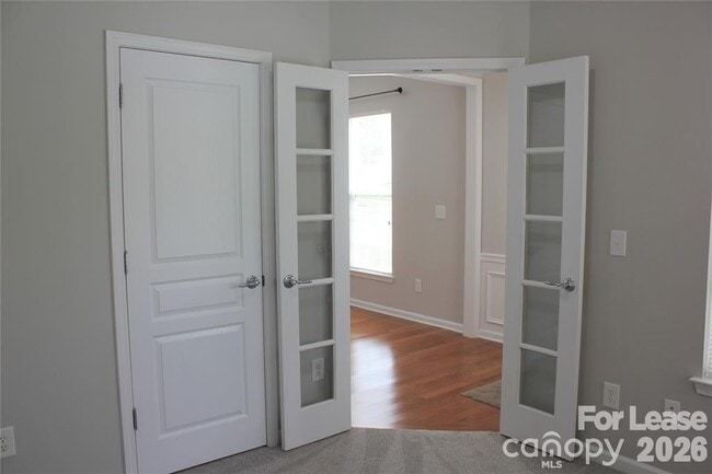 Building Photo - 17534 Hawks View Dr