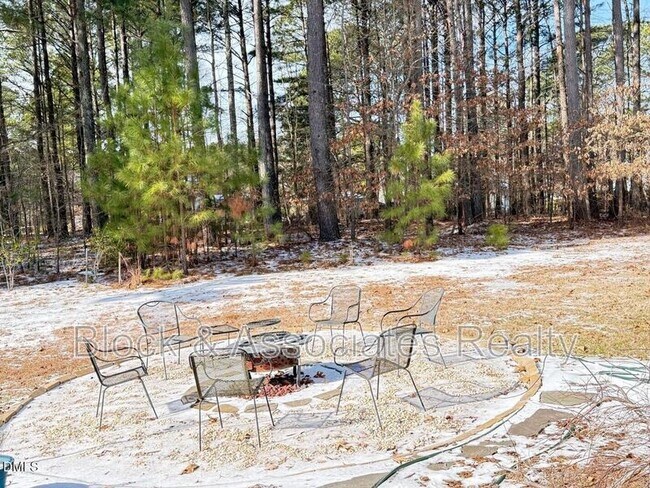 Building Photo - 121 Marilou Ln