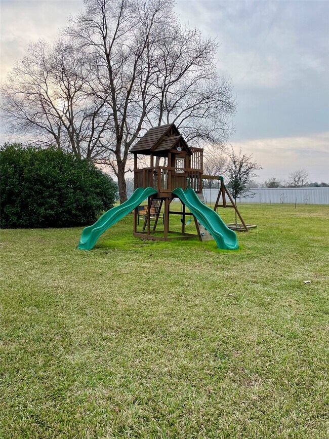 Building Photo - 5972 TX-147