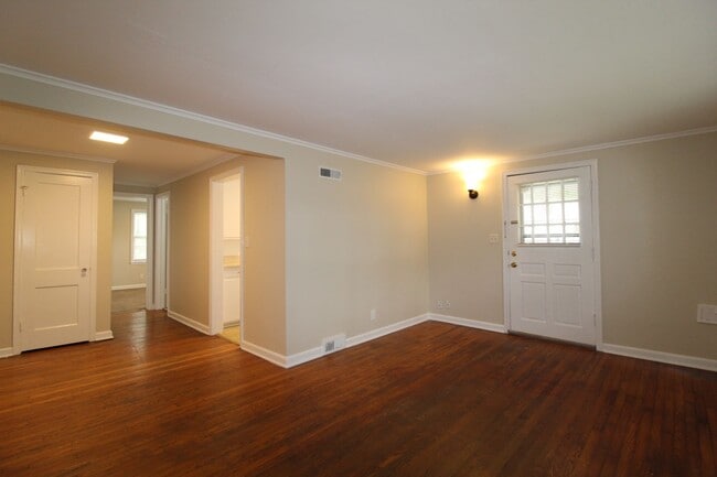 Building Photo - November 2025 FREE On This One Bedroom Dup...