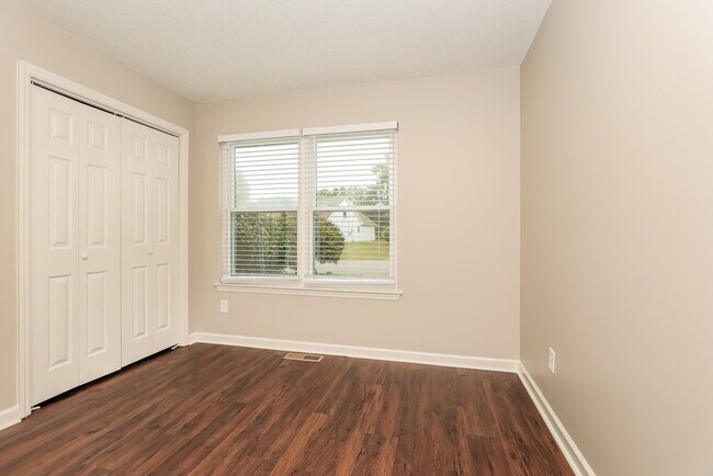 Building Photo - 3868 Round Rock Dr