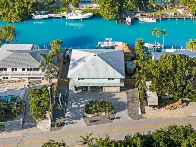 Building Photo - 232 W Seaview Dr