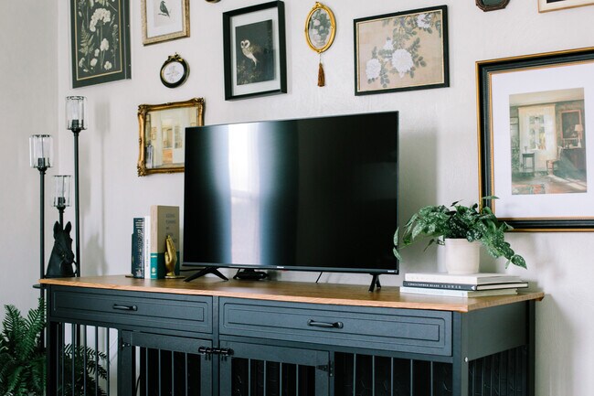 Building Photo - 1011 Forest Park Blvd NW