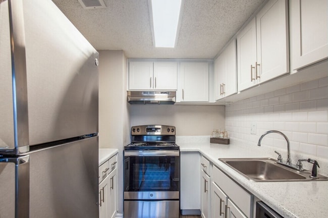 Building Photo - Grove At Temple Terrace