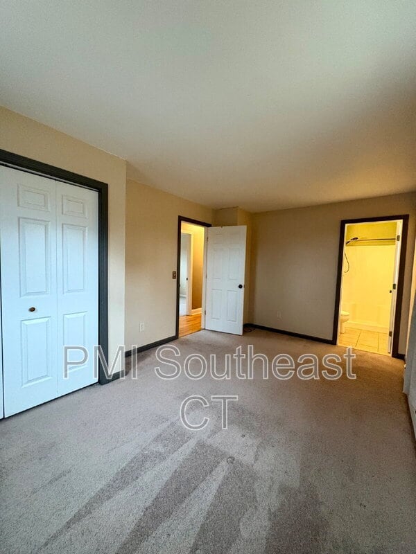 Building Photo - 49 Deer Ridge Rd