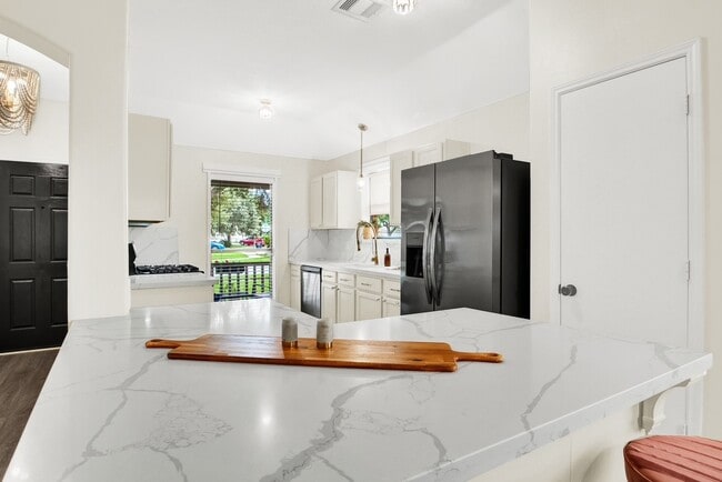 Building Photo - 11415 Hemington Dr