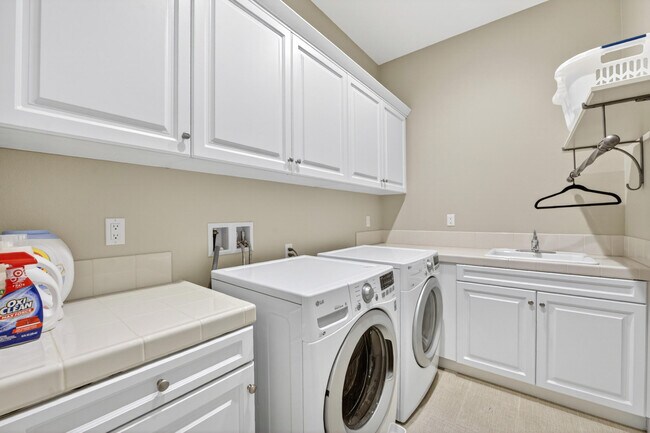 Building Photo - 55120 Autumn Valley Ct