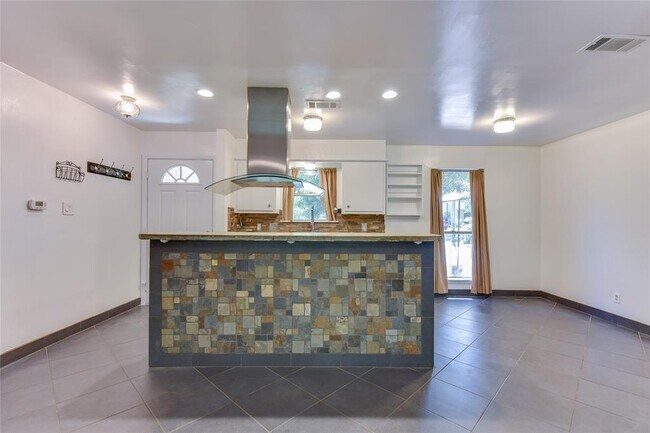 Building Photo - 4900 Brushy Ridge Dr