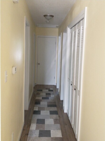 Building Photo - 808 Roosevelt St