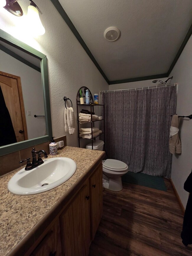 Building Photo - 708 Town Creek Rd