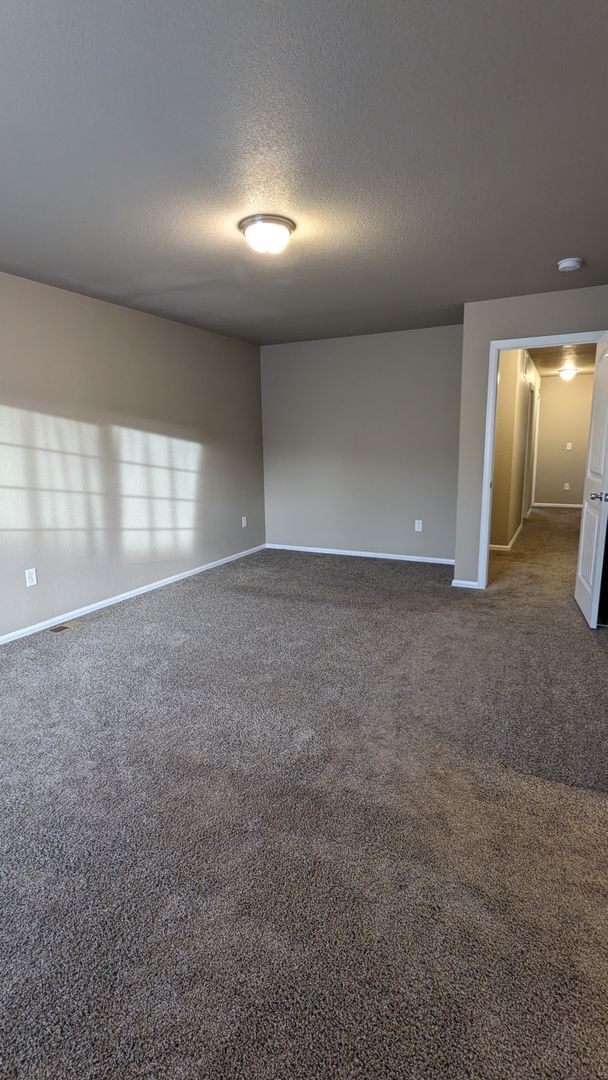 Building Photo - TWO STORY END UNIT TOWNHOME 3 BED/2.5 BATH...