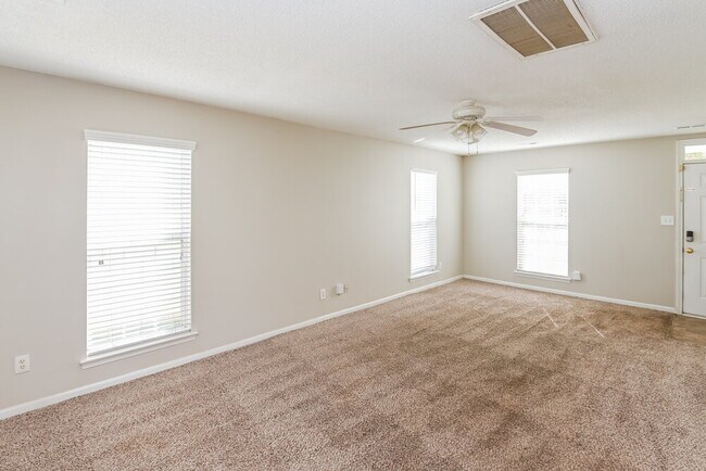 Building Photo - 2436 Celosia Dr