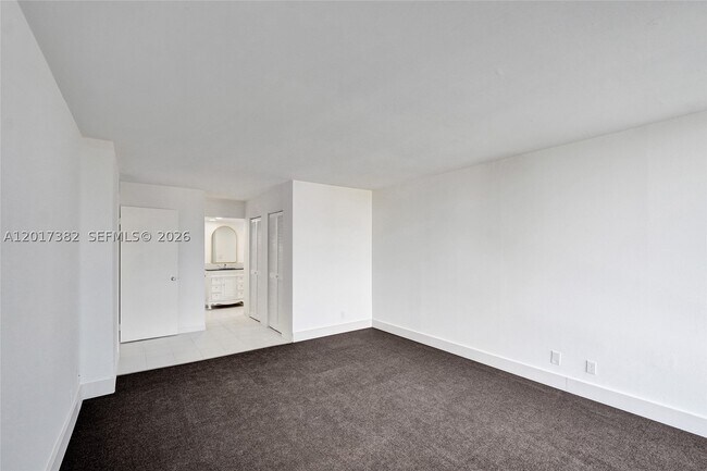 Building Photo - 1600 S Ocean Dr
