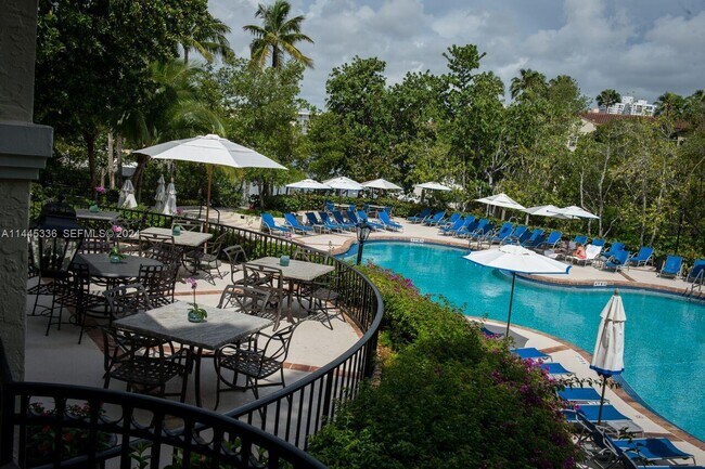 Building Photo - 3000 Island Blvd