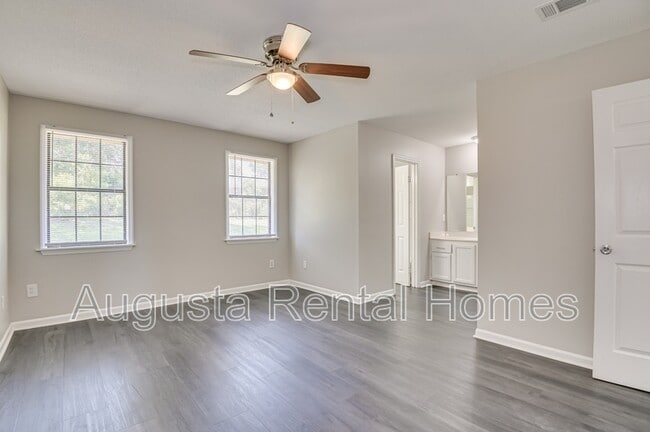 Building Photo - 2716 Cardigan Ct