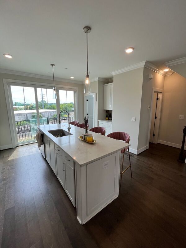 Building Photo - 1601 Draper Vw Lp