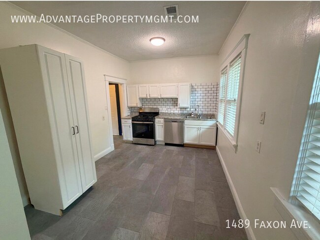 Building Photo - 1489 Faxon Ave