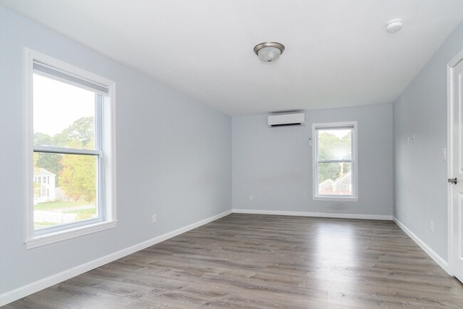 Building Photo - 280 Barlows Landing Rd