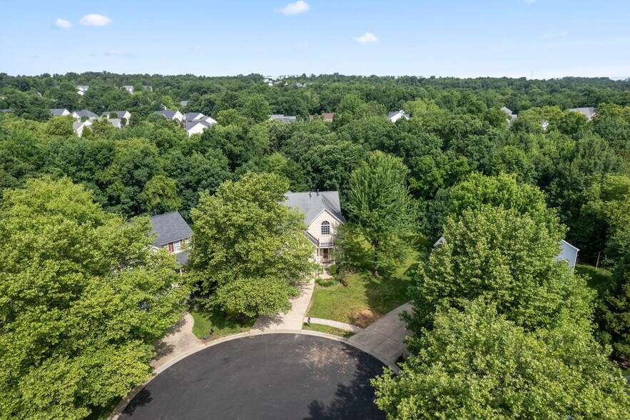 Building Photo - 21355 Fernbrook Ct