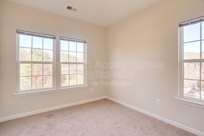 Building Photo - 23515 Forest Haven Way