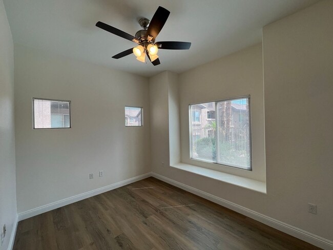 Building Photo - Beautifully remodeled 3 bedroom 2 bathroom downstairs condo right next to the pool!!
