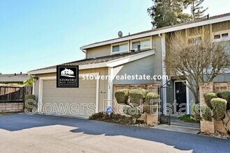 Building Photo - 112 Summerwood Pl